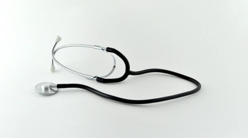 Legea 64/2026 publicată ieri în Monitorul Oficial: prima zi de concediu medical va fi plătită din 1 iunie 2026 pentru pa