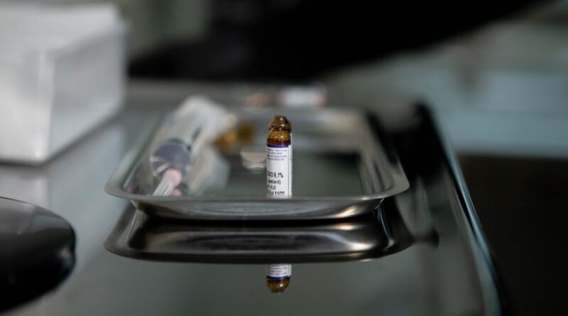 Produs injectabil medical într-un cabinet — siguranța pacientului