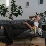 Concediu medical din 1 iunie 2026 — ce s-a schimbat prin Legea 64/2026: ziua dedusă pentru aceeași boală continuă, noul mod de calcul al indemnizației și verificarea certificatelor