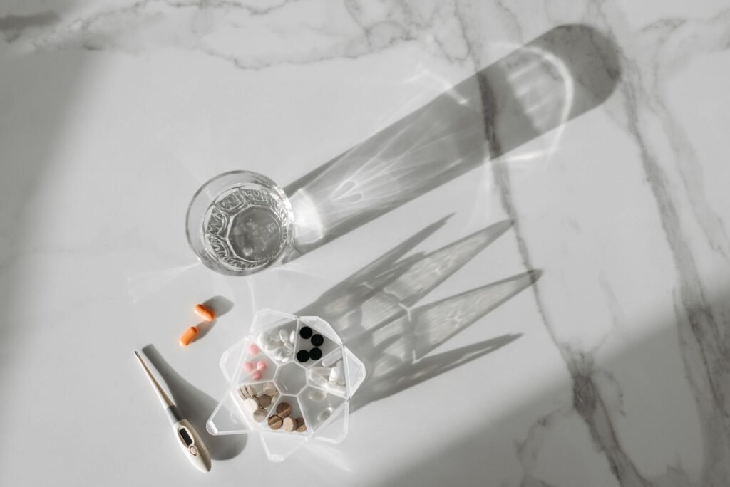 Păstrarea corectă a medicamentelor la căldură — sfaturi farmacist 2026